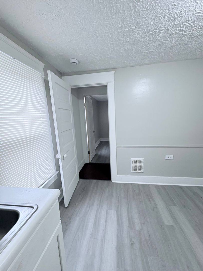 Apartment for rent at 1741 W Market St, Warren, OH 44485