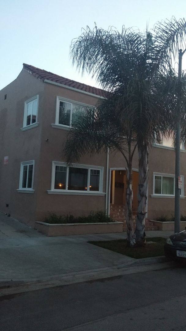 Apartment for rent at 5722-24 Camerford Ave, Los Angeles, CA 90038
