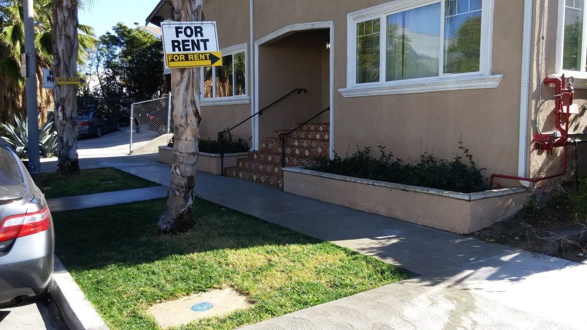 Apartment for rent at 5722-24 Camerford Ave, Los Angeles, CA 90038