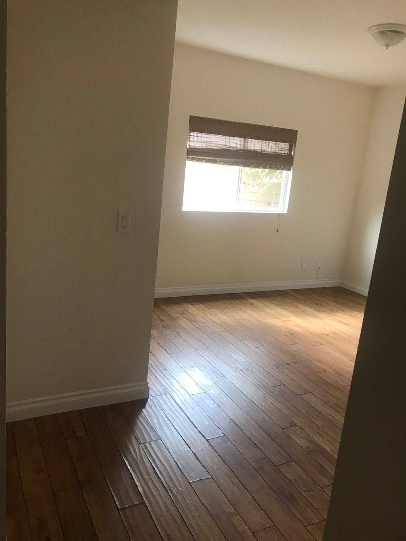 Apartment for rent at 5722-24 Camerford Ave, Los Angeles, CA 90038