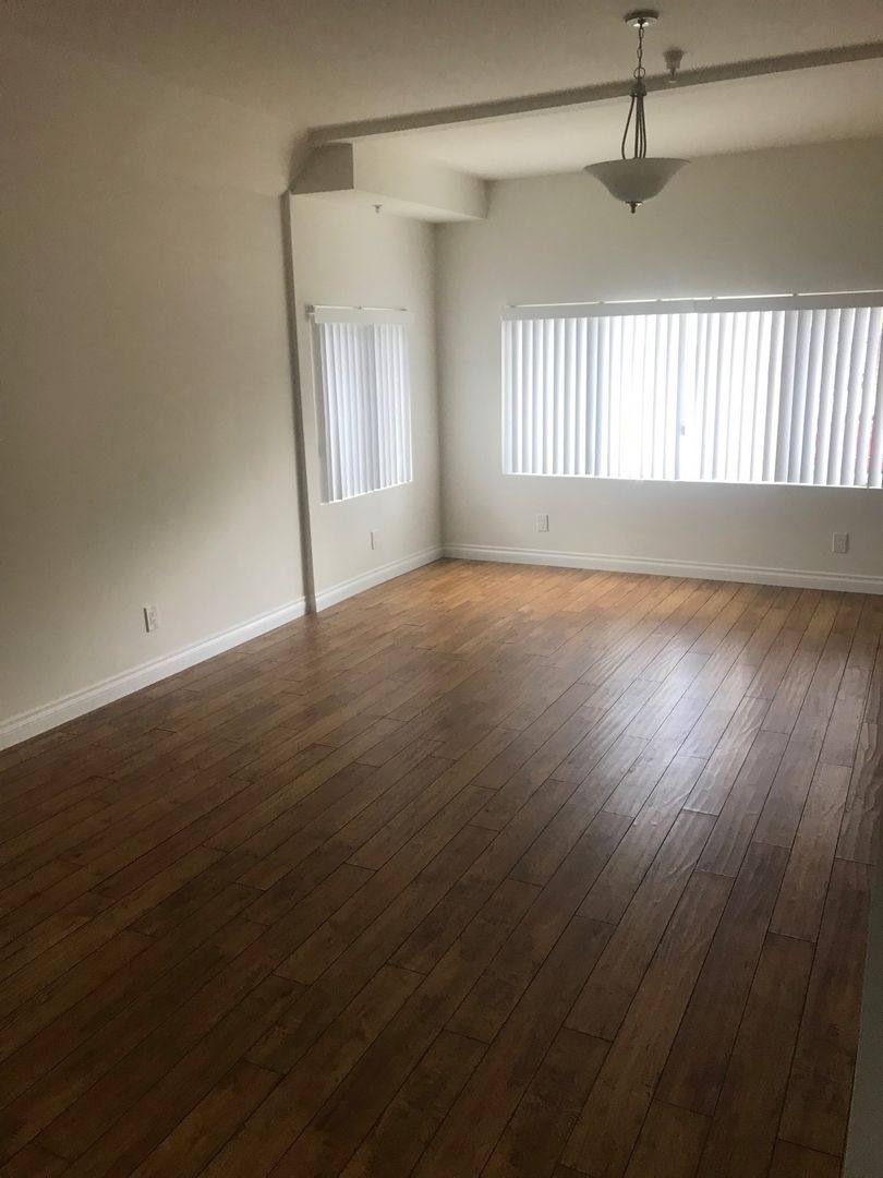 Apartment for rent at 5722-24 Camerford Ave, Los Angeles, CA 90038