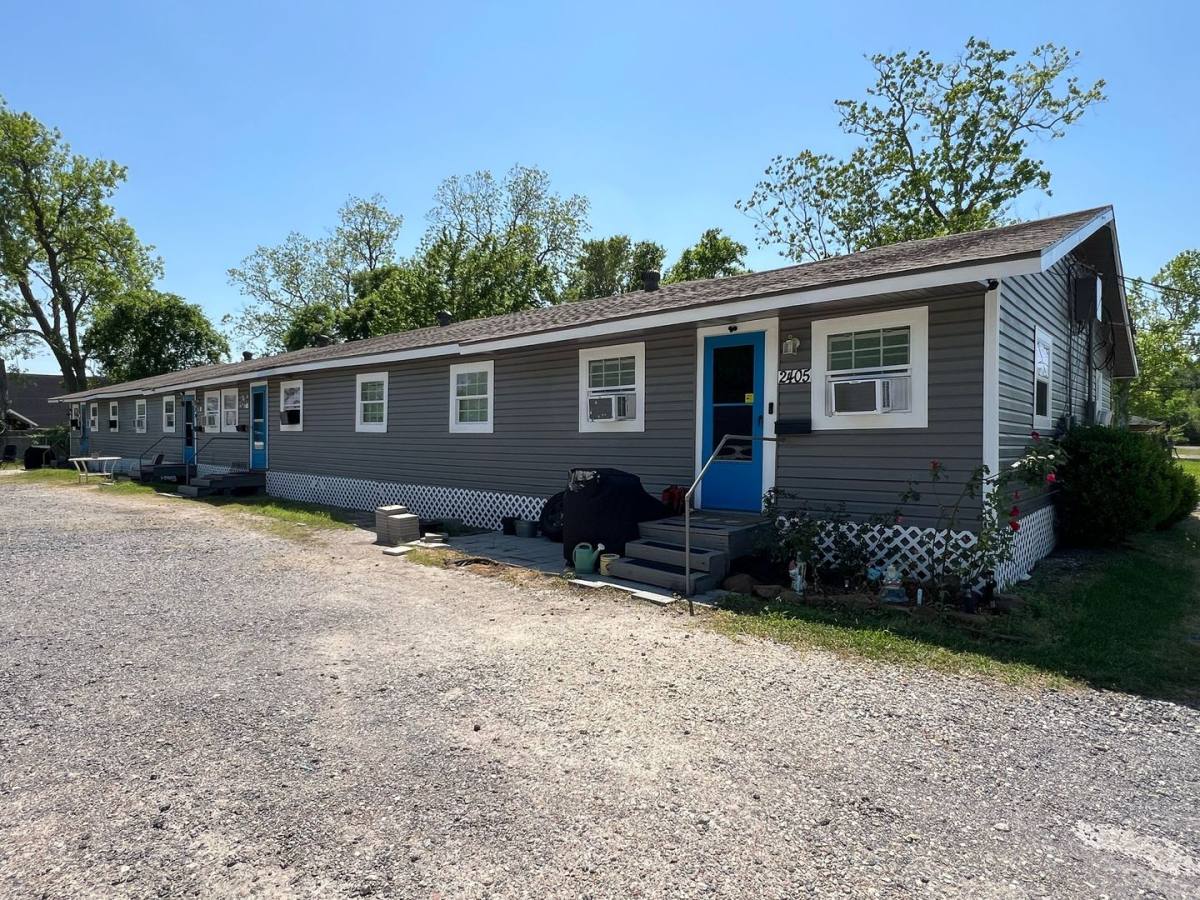 Apartment for rent at 2401 Franklin St, Beaumont, TX 77701