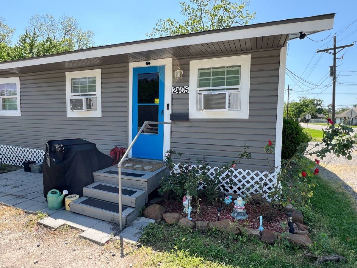 Apartment for rent at 2401 Franklin St, Beaumont, TX 77701