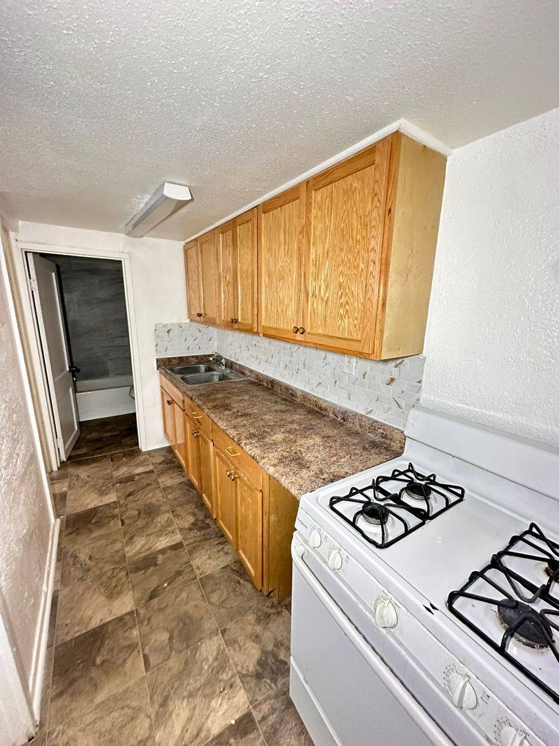 Apartment for rent at 2401 Franklin St, Beaumont, TX 77701