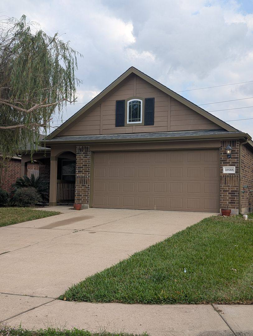 House for rent at 18918 Bluestone Hollow Lane, Tomball, TX 77377