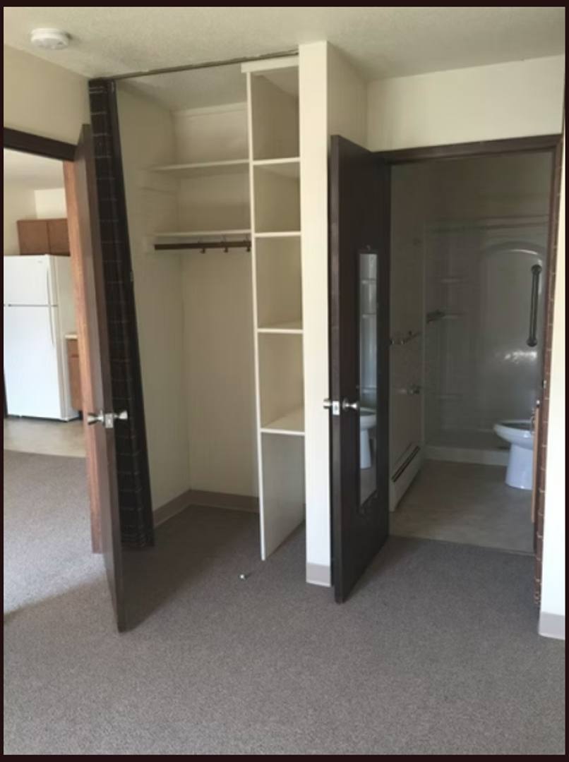 Apartment for rent at 210 15th St NW, Waverly, IA 50677