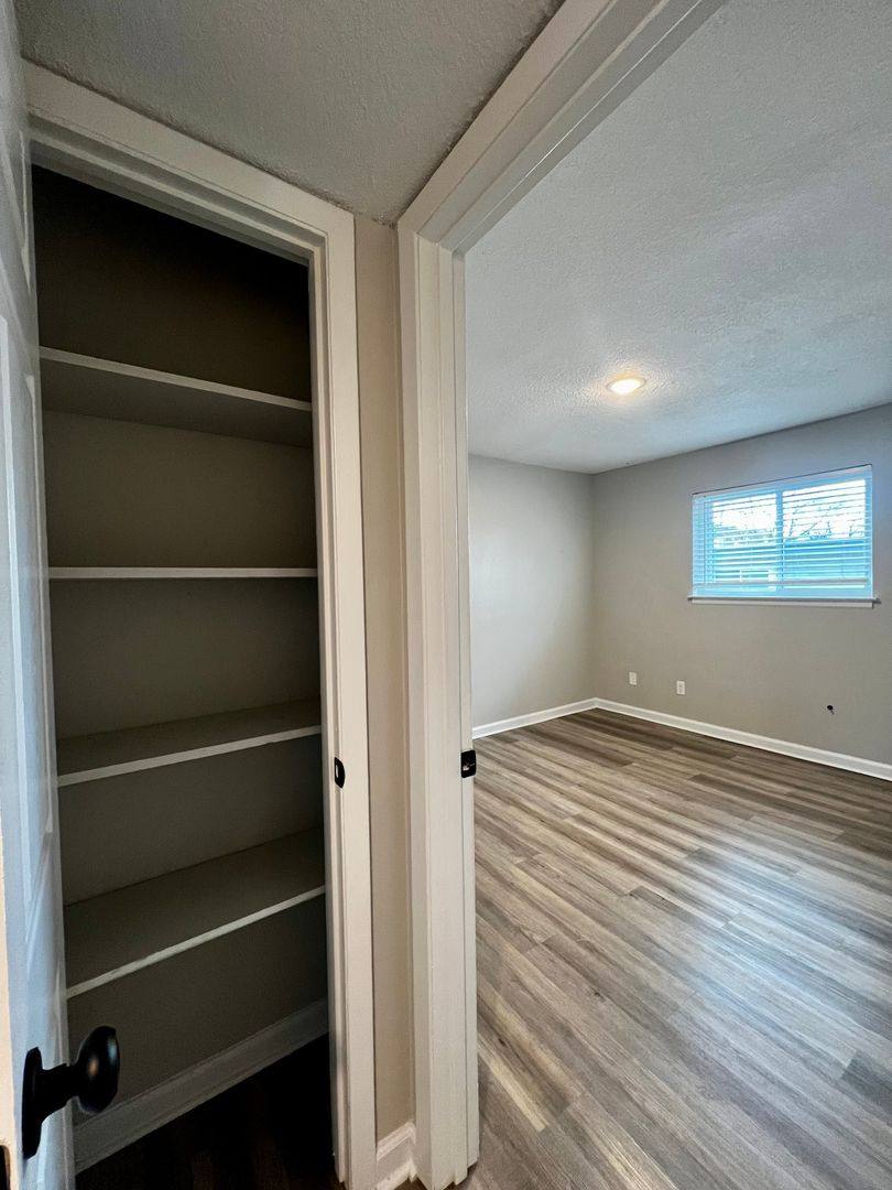 Apartment for rent at 3570 Mynders Ave, Memphis, TN 38111