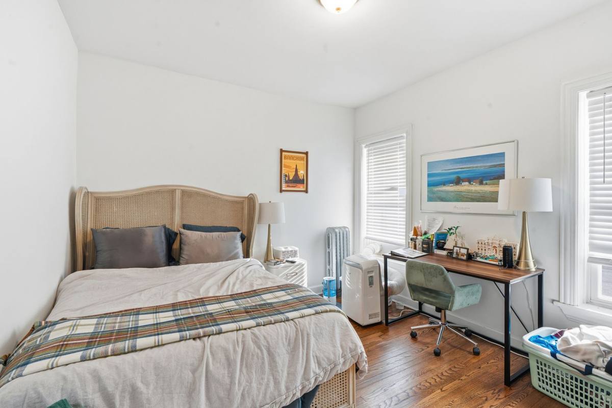 Apartment for rent at 6565 N Lakewood Ave, Chicago, IL 60626