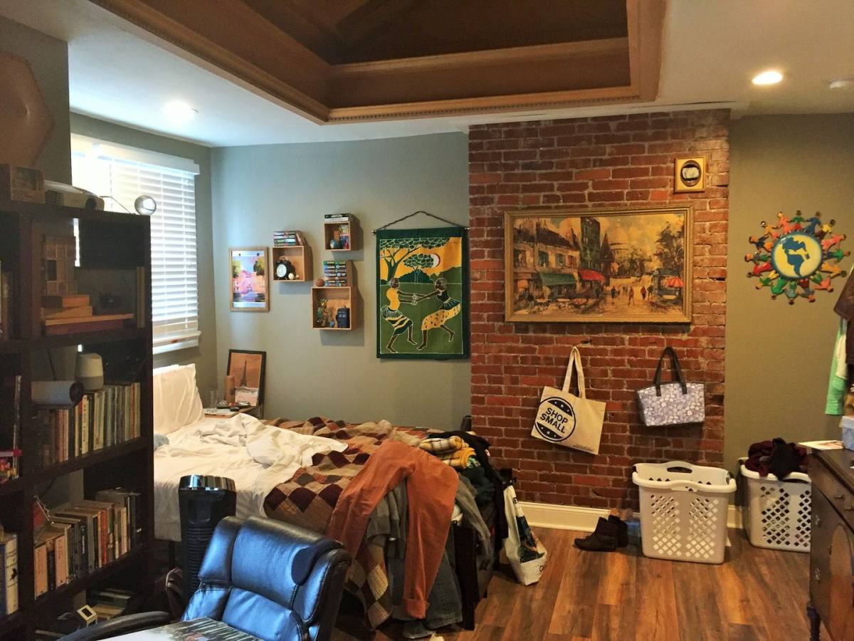 Apartment for rent at 6329-6331 Bartlett St, Pittsburgh, PA 15217
