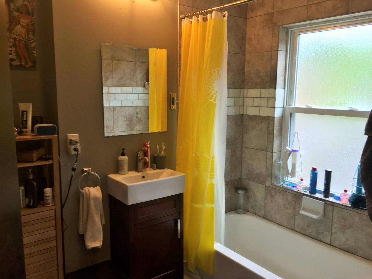 Apartment for rent at 6329-6331 Bartlett St, Pittsburgh, PA 15217