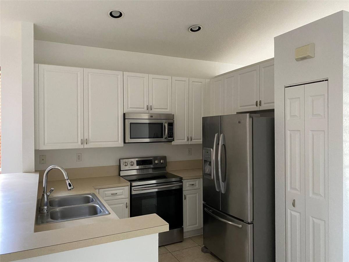 Townhouse for rent at 1720 NW 78 Way, Hollywood, FL 33024