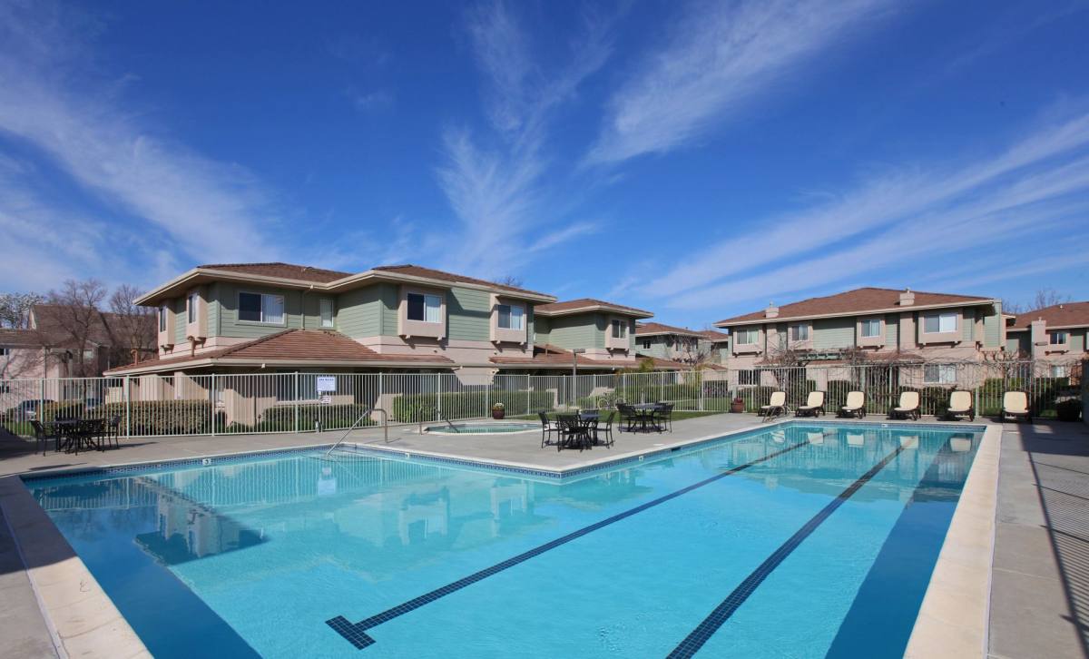 Apartment for rent at 2121 Glacier Dr, Davis, CA 95616