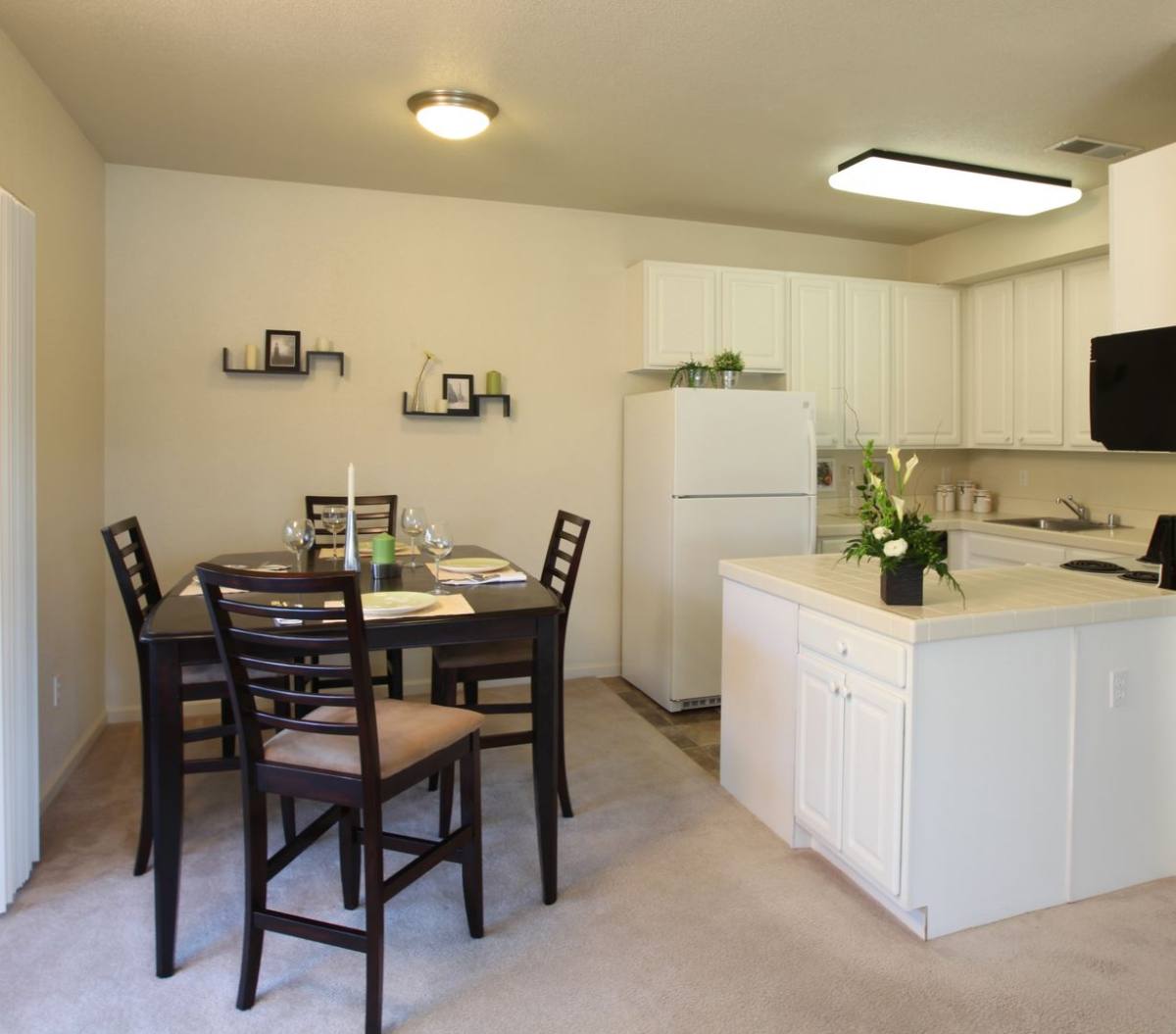 Apartment for rent at 2121 Glacier Dr, Davis, CA 95616
