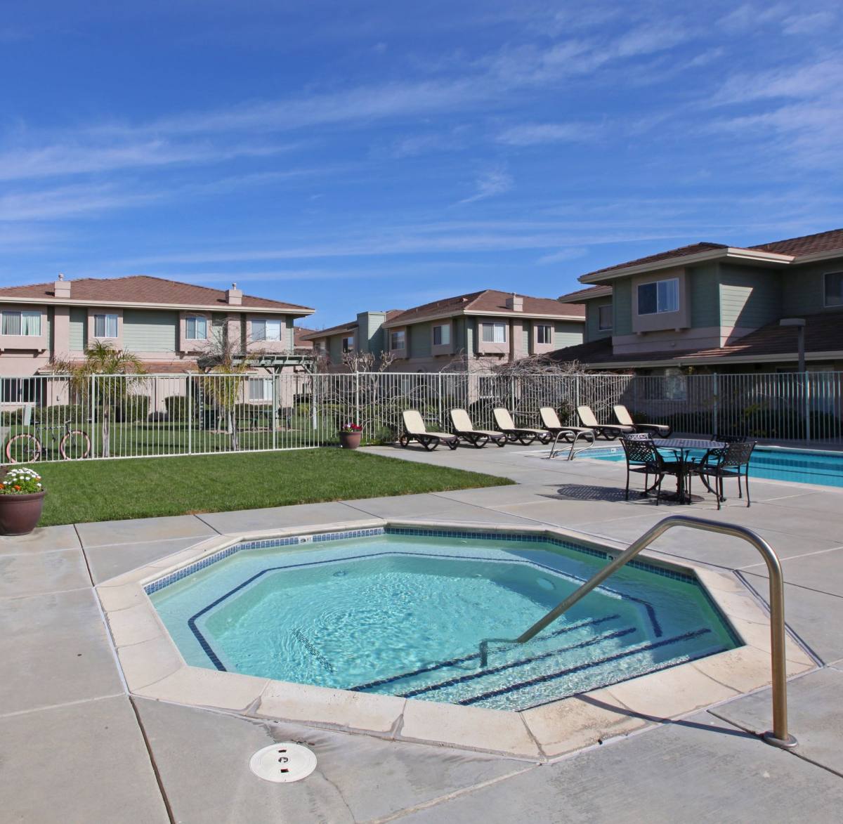 Apartment for rent at 2121 Glacier Dr, Davis, CA 95616