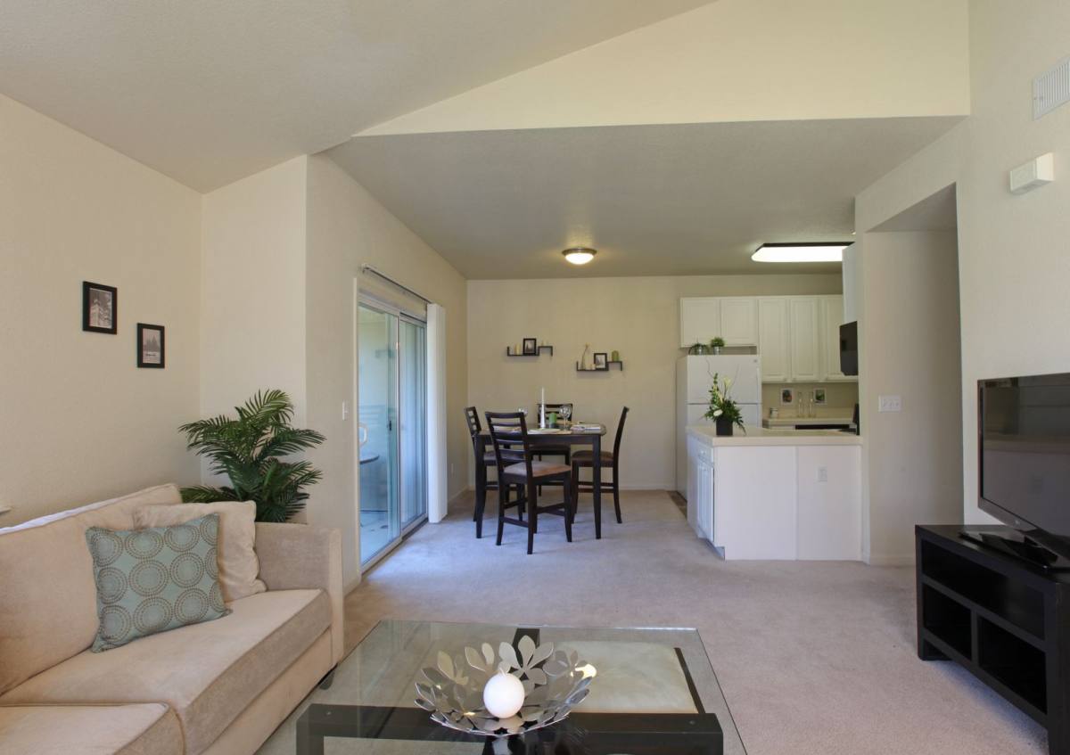 Apartment for rent at 2121 Glacier Dr, Davis, CA 95616