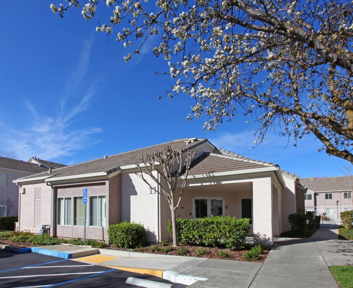 Apartment for rent at 2225 Glacier Dr, Davis, CA 95616