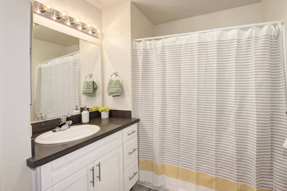 Apartment for rent at 2225 Glacier Dr, Davis, CA 95616