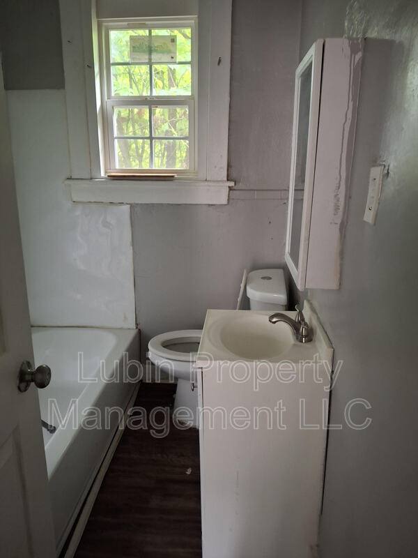 House for rent at 831 Kerr Ave, Memphis, TN 38106