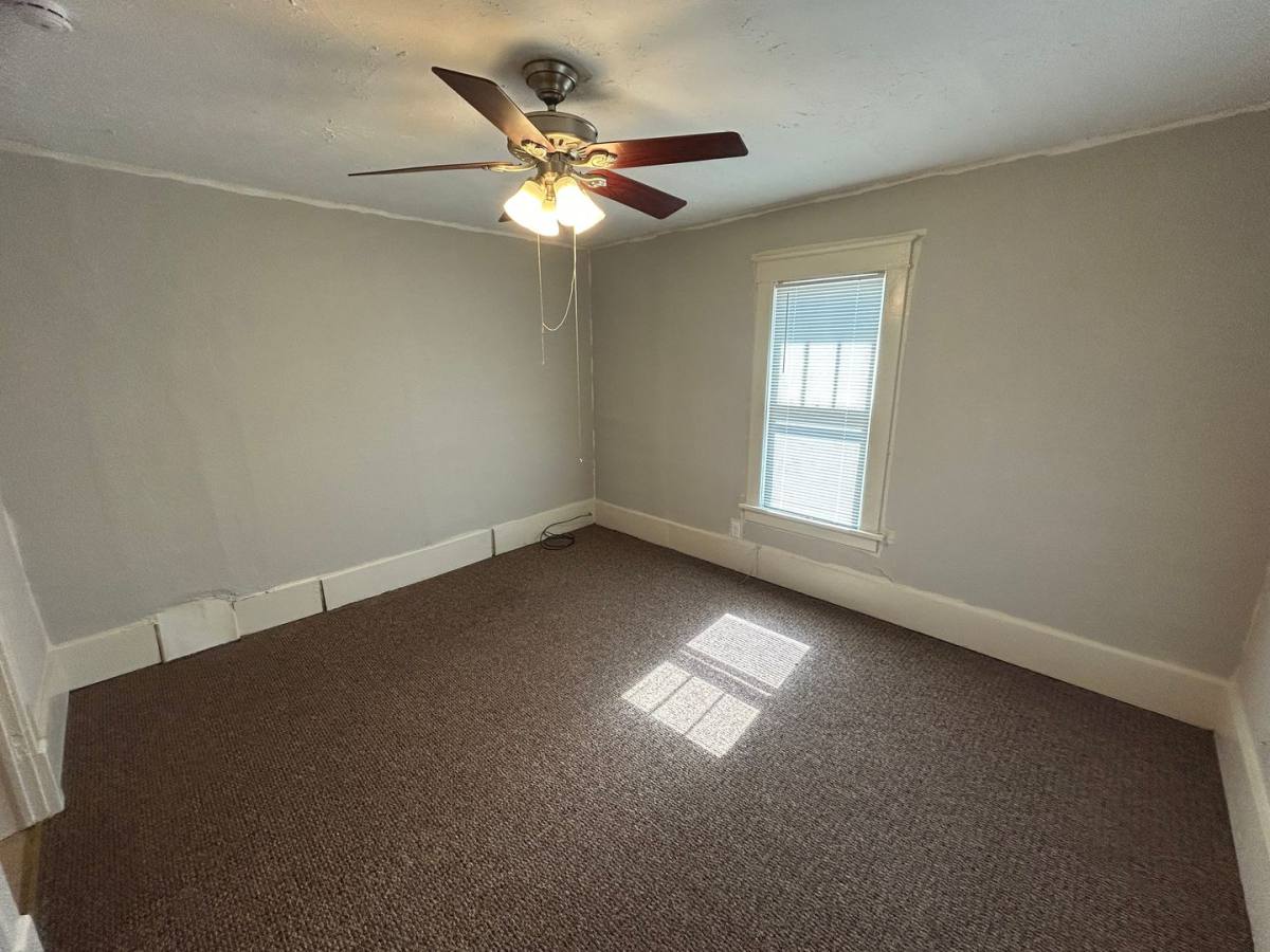 Apartment for rent at 1118 W 8th St, Sioux Falls, SD 57104