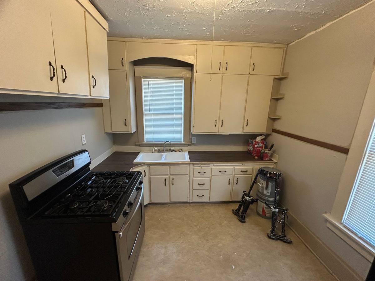 Apartment for rent at 1118 W 8th St, Sioux Falls, SD 57104