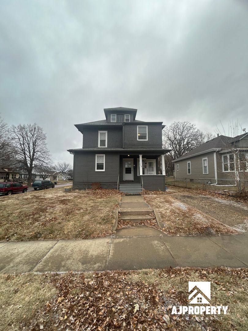 Apartment for rent at 1118 W 8th St, Sioux Falls, SD 57104