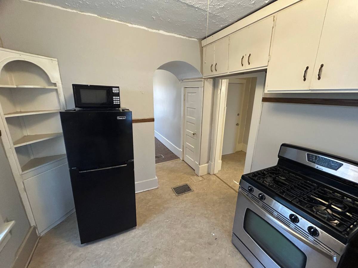Apartment for rent at 1118 W 8th St, Sioux Falls, SD 57104