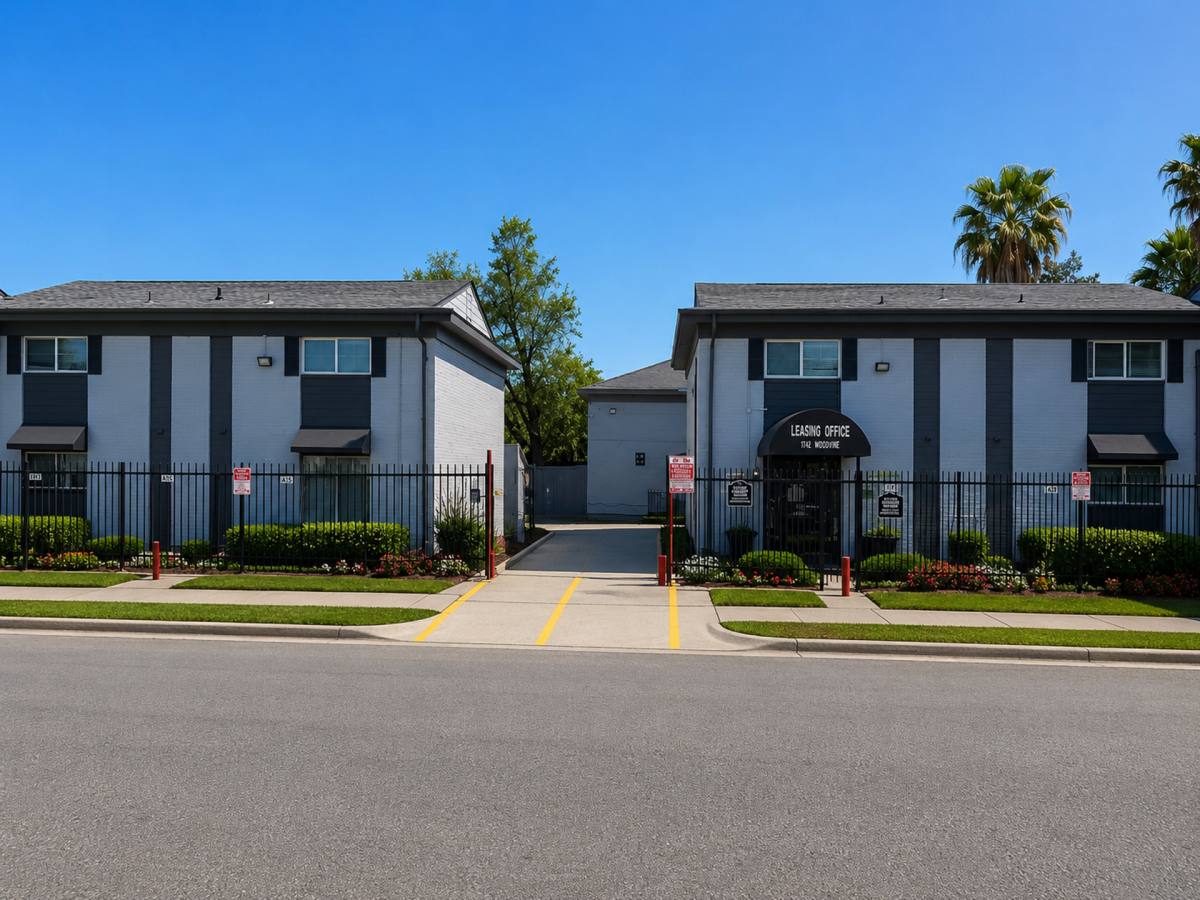 1742 Woodvine Dr, Houston, TX 77055 - Apartment for Rent - Image 1
