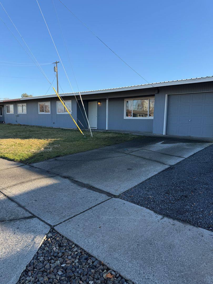 House for rent at 8915 Travis Dr, Moses Lake, WA 98837