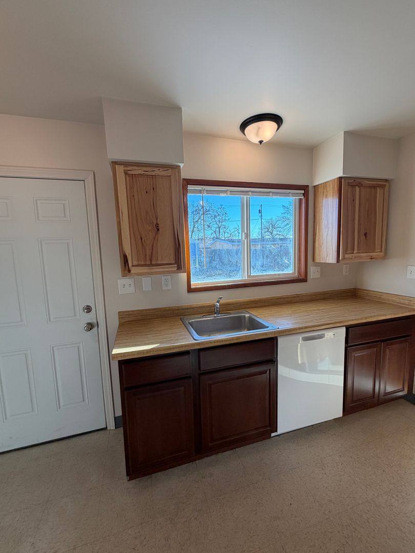 House for rent at 8915 Travis Dr, Moses Lake, WA 98837