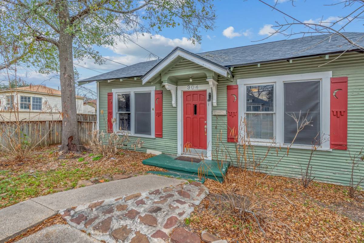 House for rent at 304 N Haswell Dr, Bryan, TX 77803