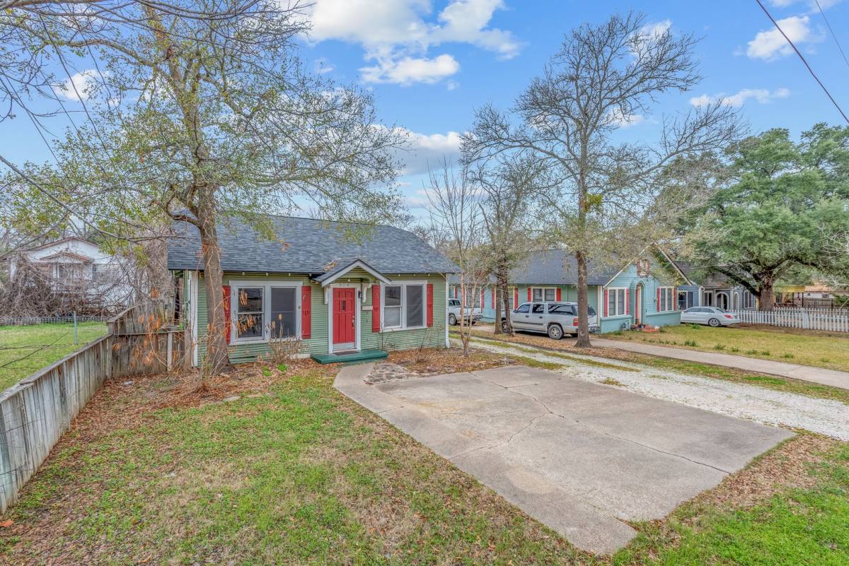 House for rent at 304 N Haswell Dr, Bryan, TX 77803