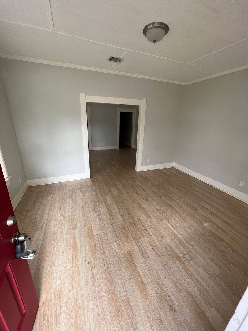 Apartment for rent at 1107 Ave A, Beaumont, TX 77701