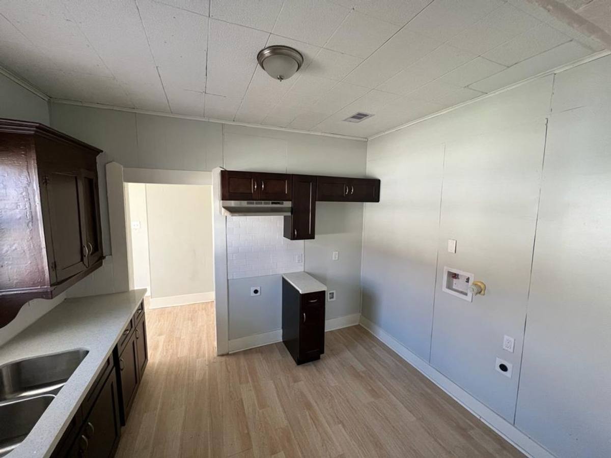 Apartment for rent at 1107 Ave A, Beaumont, TX 77701