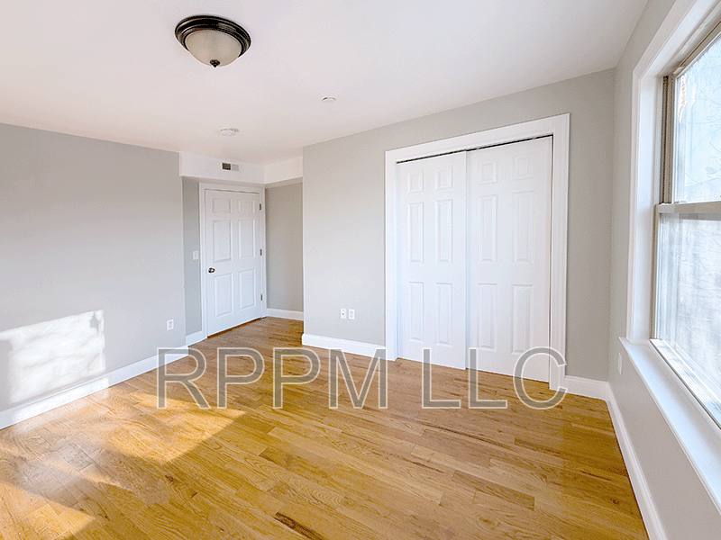 Apartment for rent at 381 Communipaw Ave #2B, Jersey City, NJ 07304