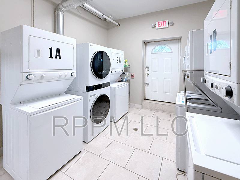 Apartment for rent at 381 Communipaw Ave #2B, Jersey City, NJ 07304