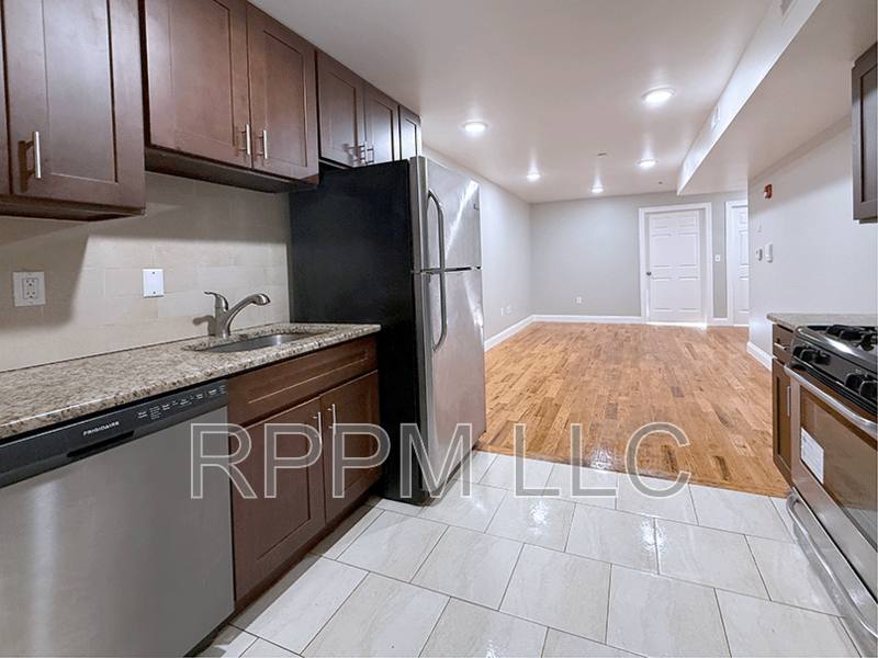 Apartment for rent at 381 Communipaw Ave #2B, Jersey City, NJ 07304