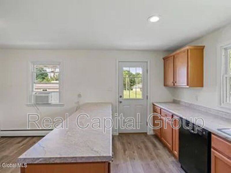 Apartment for rent at 309 Harlem St #2, Schenectady, NY 12306