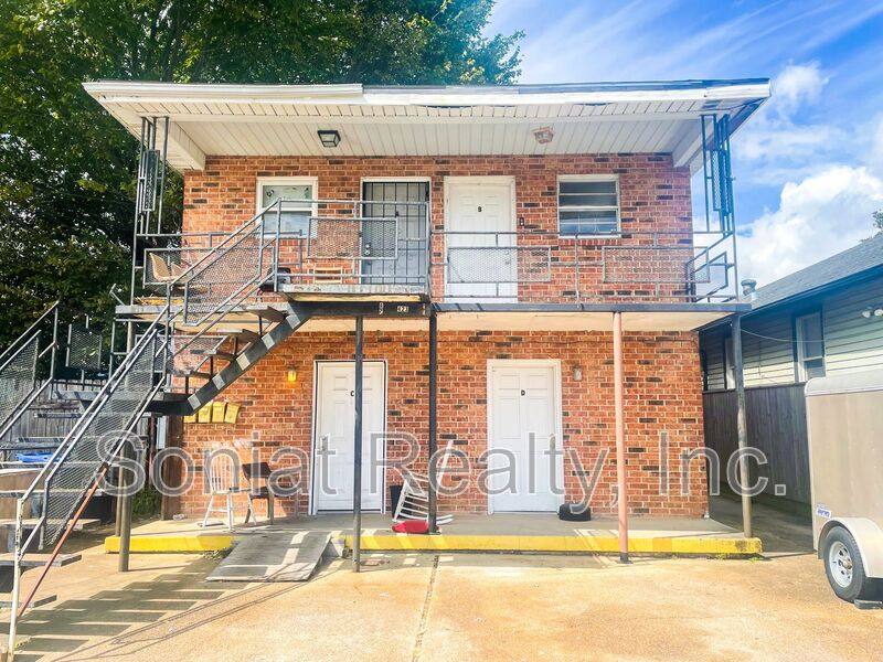 Apartment for rent at 423 S Murat #A, New Orleans, LA 70119