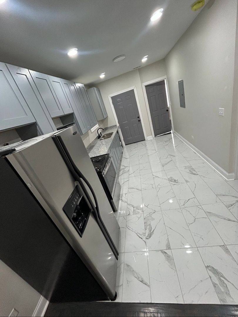 Apartment for rent at 7730 S Cornell Ave #3, Chicago, IL 60649