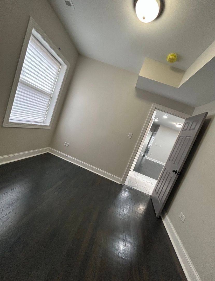 Apartment for rent at 7730 S Cornell Ave #3, Chicago, IL 60649