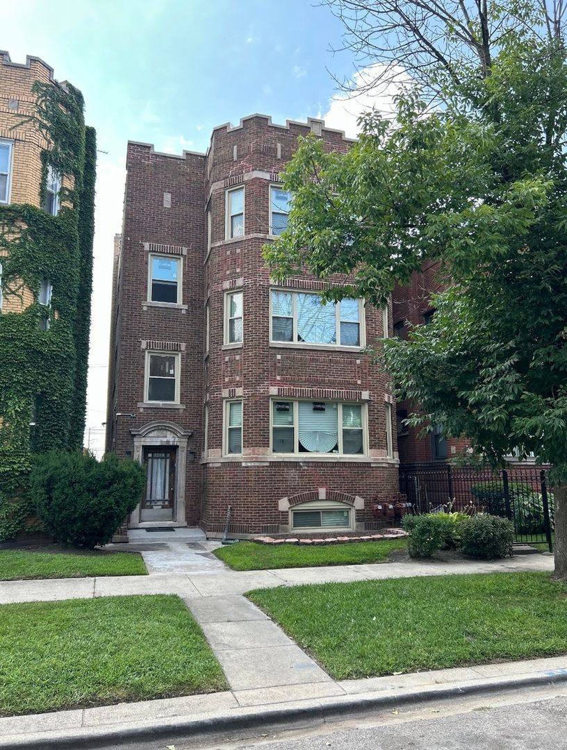Apartment for rent at 7730 S Cornell Ave #3, Chicago, IL 60649