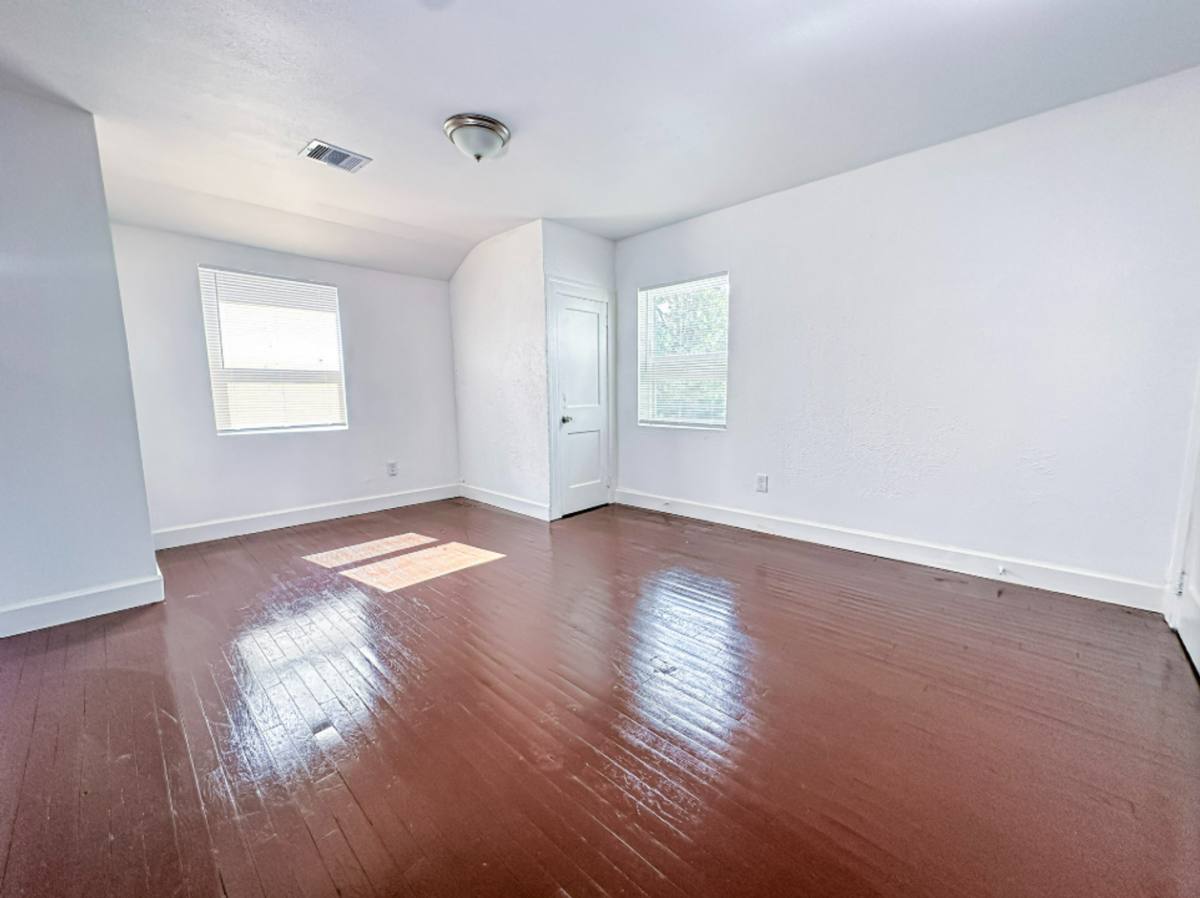 Apartment for rent at 2555 Pierce St, Beaumont, TX 77703