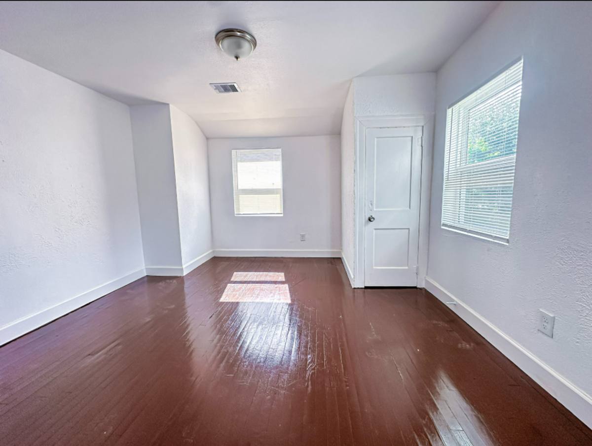 Apartment for rent at 2555 Pierce St, Beaumont, TX 77703