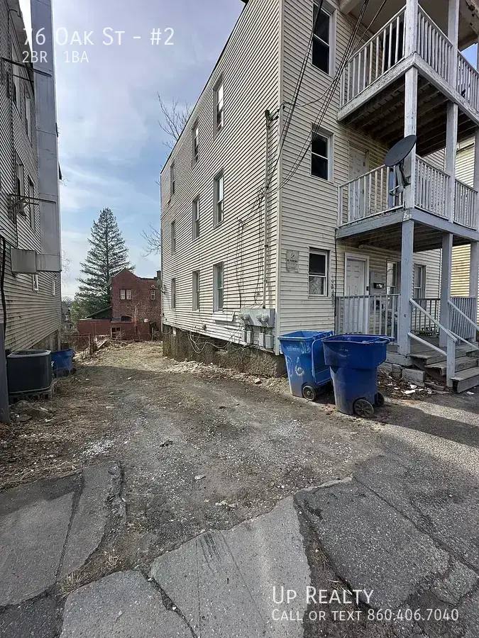 Apartment for rent at 76 Oak St #2, Waterbury, CT 06704