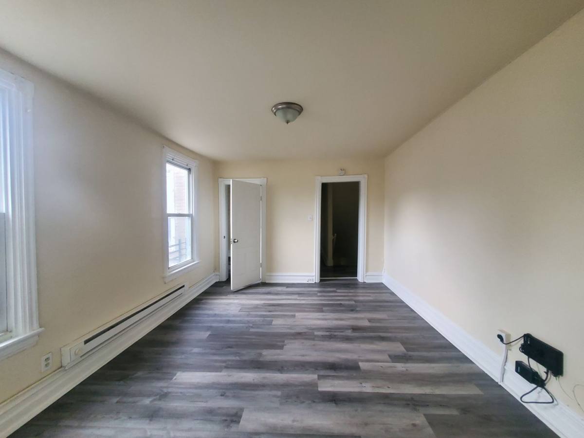 Apartment for rent at 347 N 7th St, Allentown, PA 18102