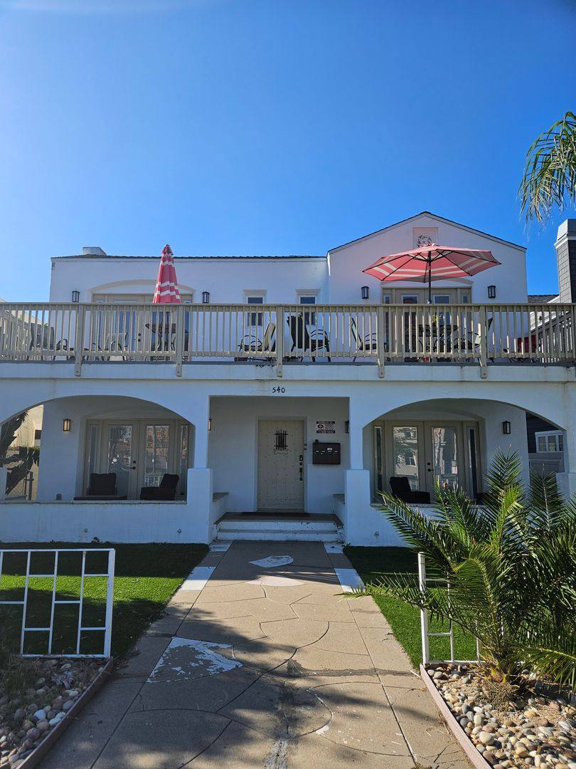 Apartment for rent at 540 Orange Ave, Coronado, CA 92118