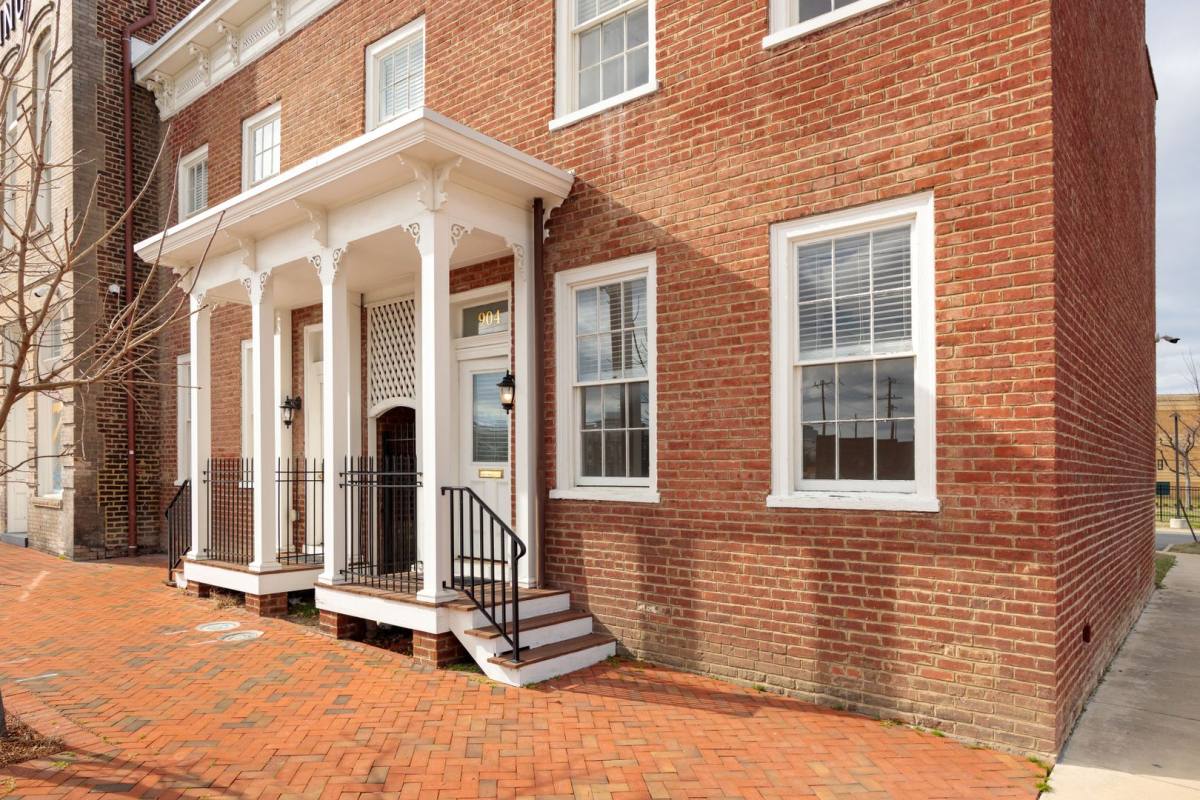 Apartment for rent at 900 St James, Richmond, VA 23220