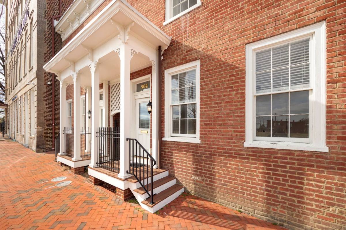 Apartment for rent at 900 St James, Richmond, VA 23220