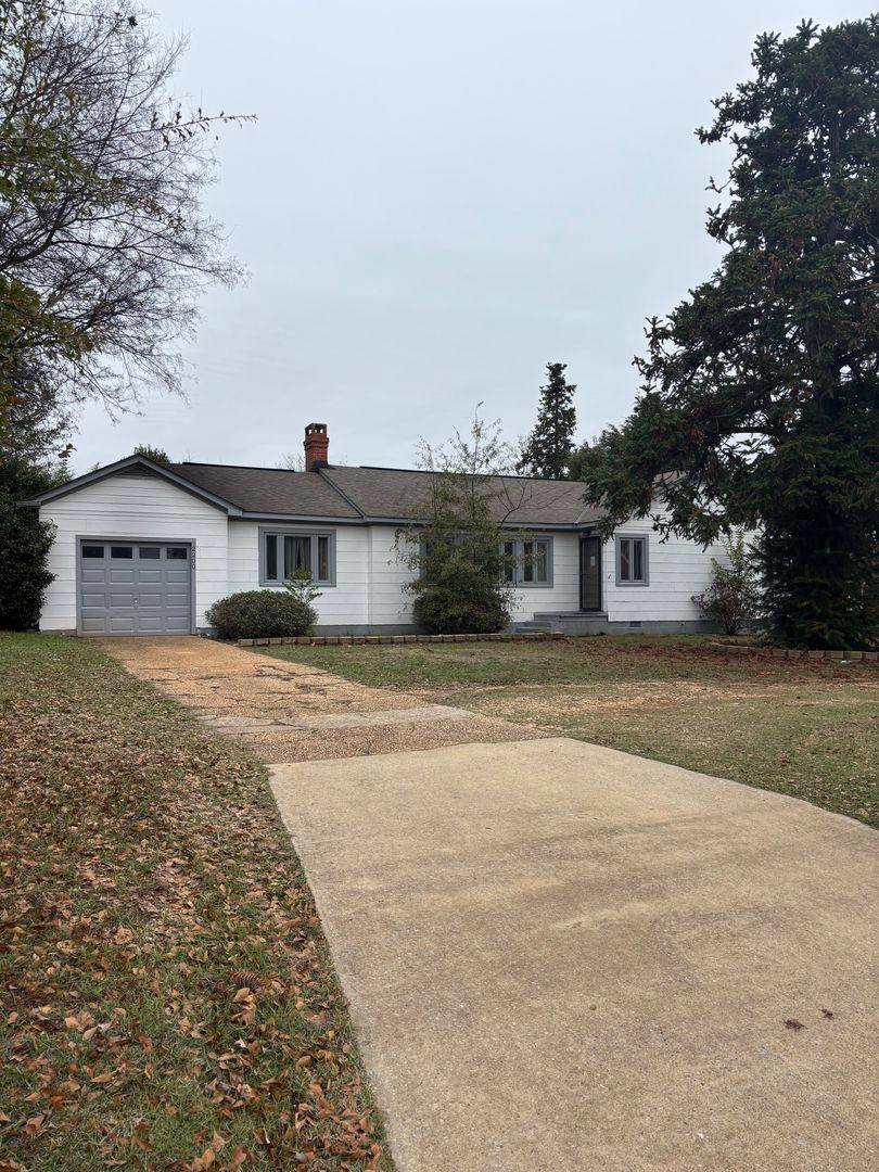 House for rent at 2200 Loop Rd, Tuscaloosa, AL 35404