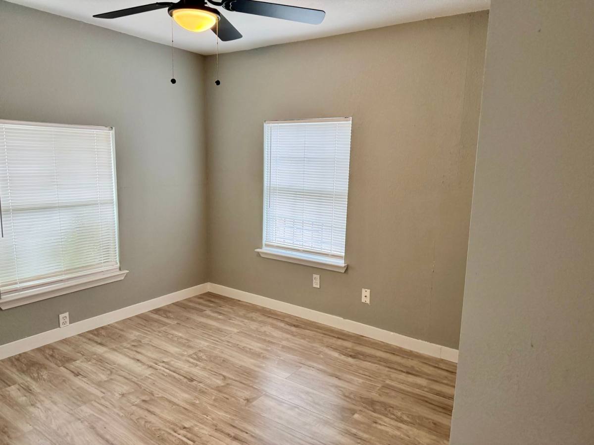 Apartment for rent at 807 E Southcross Blvd, San Antonio, TX 78214